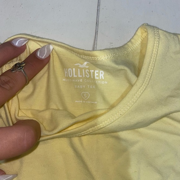 small baby tee from hollister - Picture 2 of 2